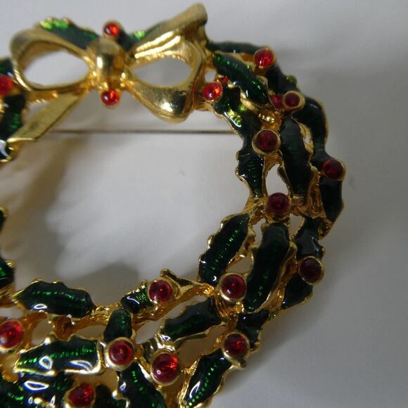 Christmas Holiday Holly Leaf Berry Wreath Bow Gold Tone Brooch Pin Xmas Winter - Picture 4 of 8